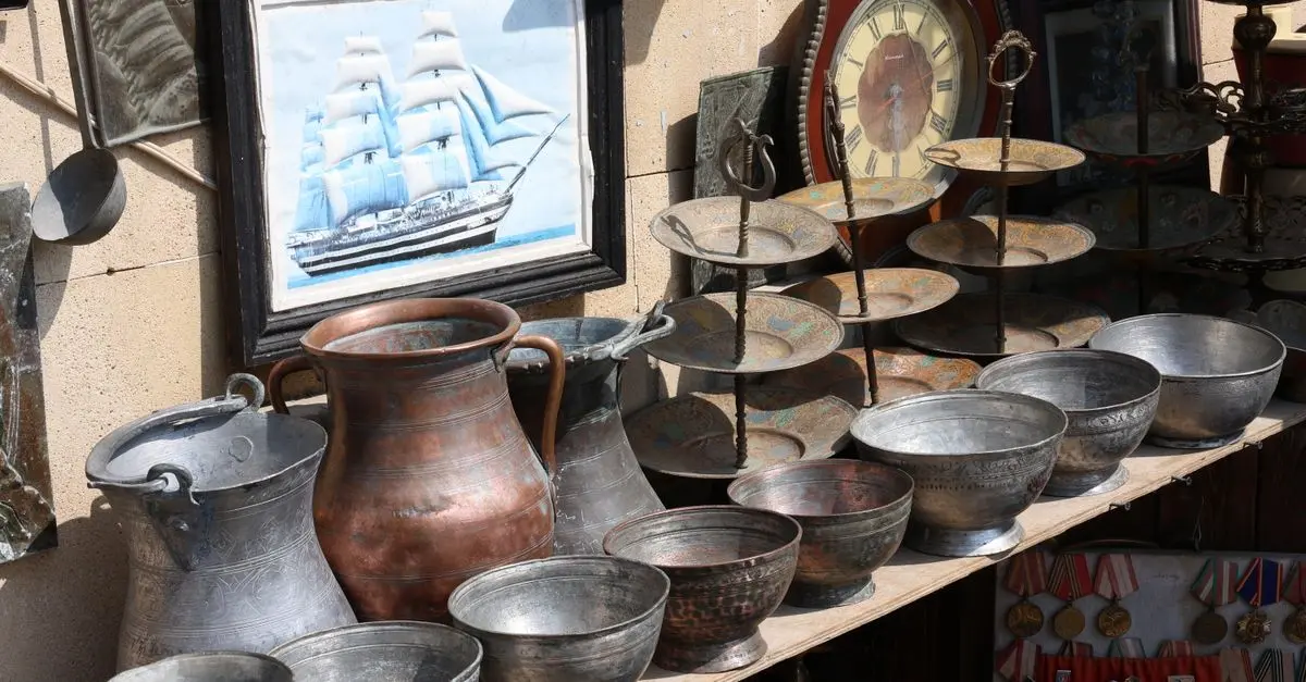 Piéger les amateurs : faux antiques et arnaques à éviter