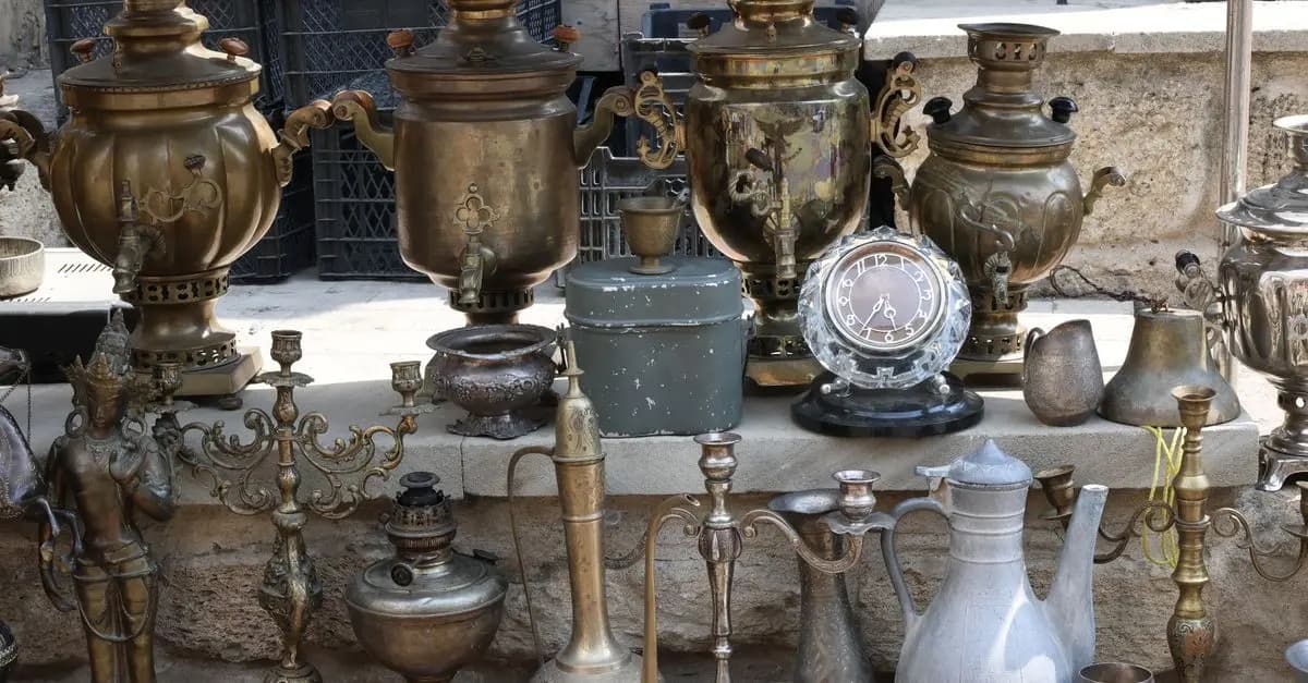 Les incontournables des brocantes : 10 antiquités à chiner